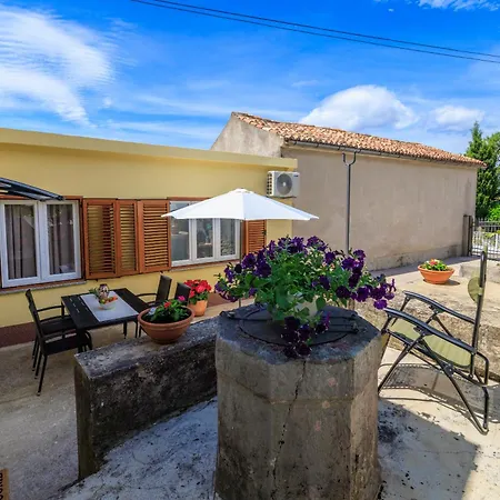 Holliday House Smokvica Case de vacanță
