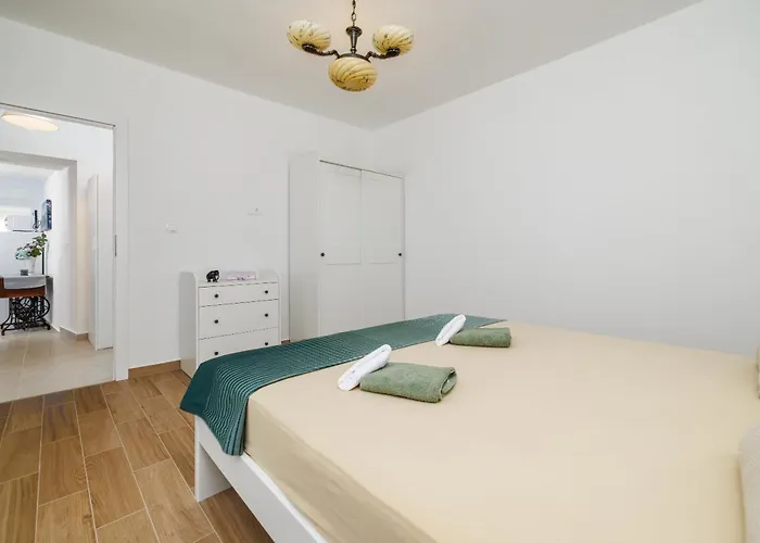 Holliday House Smokvica * Jadranovo