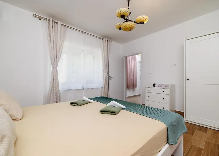 Holliday House Smokvica