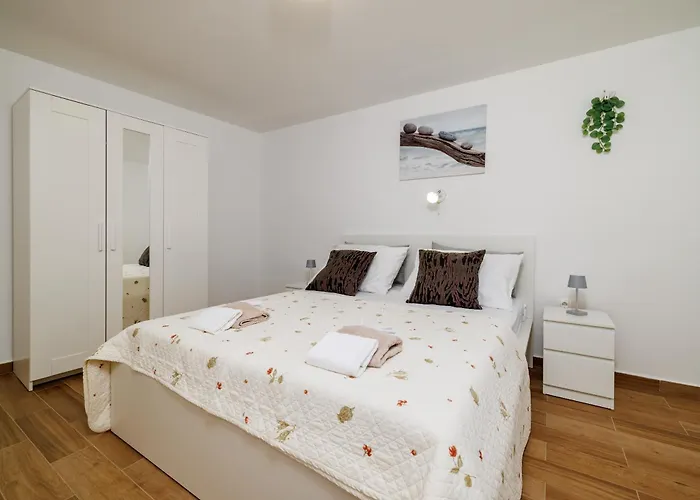 Holliday House Smokvica