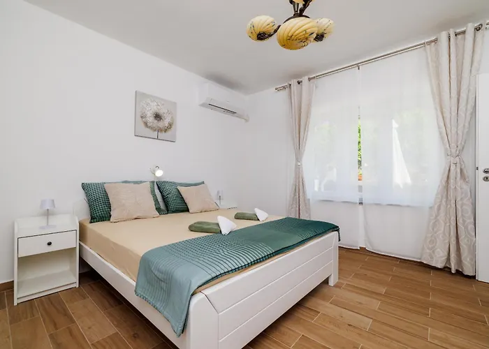 Holliday House Smokvica * Jadranovo