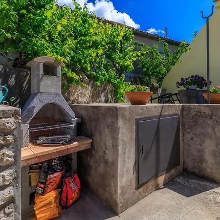 Holiday home Holliday House Smokvica