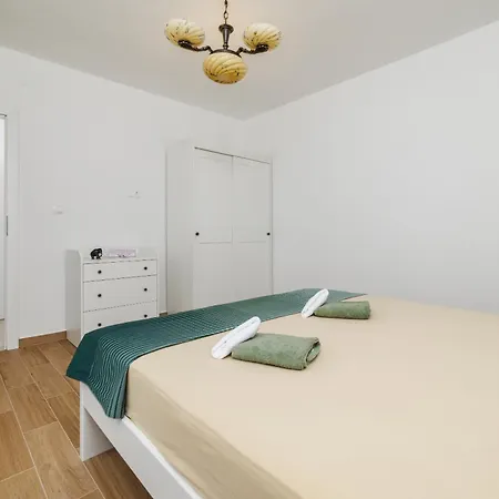 Holliday House Smokvica * Jadranovo