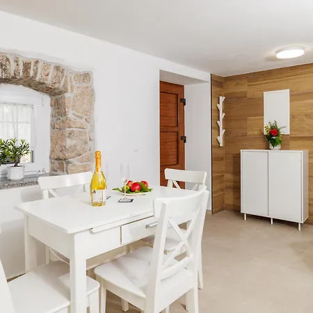 Holliday House Smokvica * Jadranovo