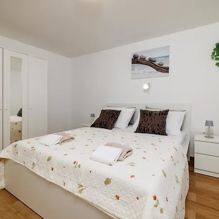 Holliday House Smokvica